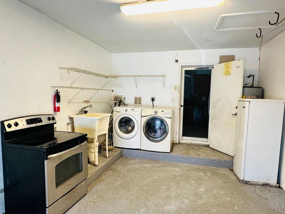 En Venta: $389,900 (4 camas, 2 baños, 1595 Pies cuadrados)