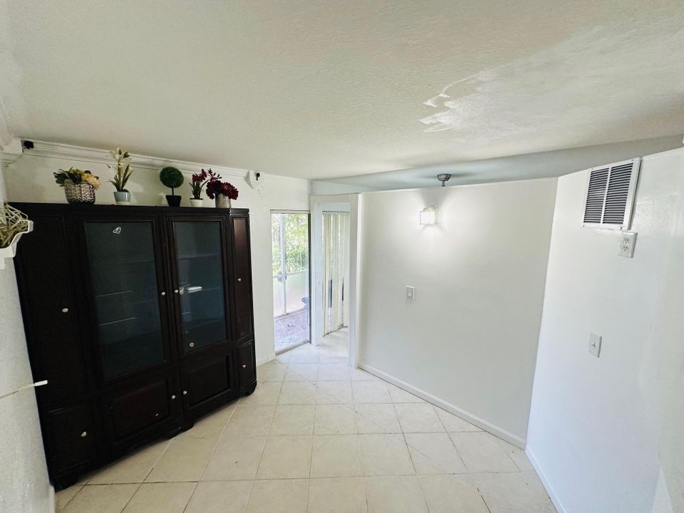 En Venta: $389,900 (4 camas, 2 baños, 1595 Pies cuadrados)