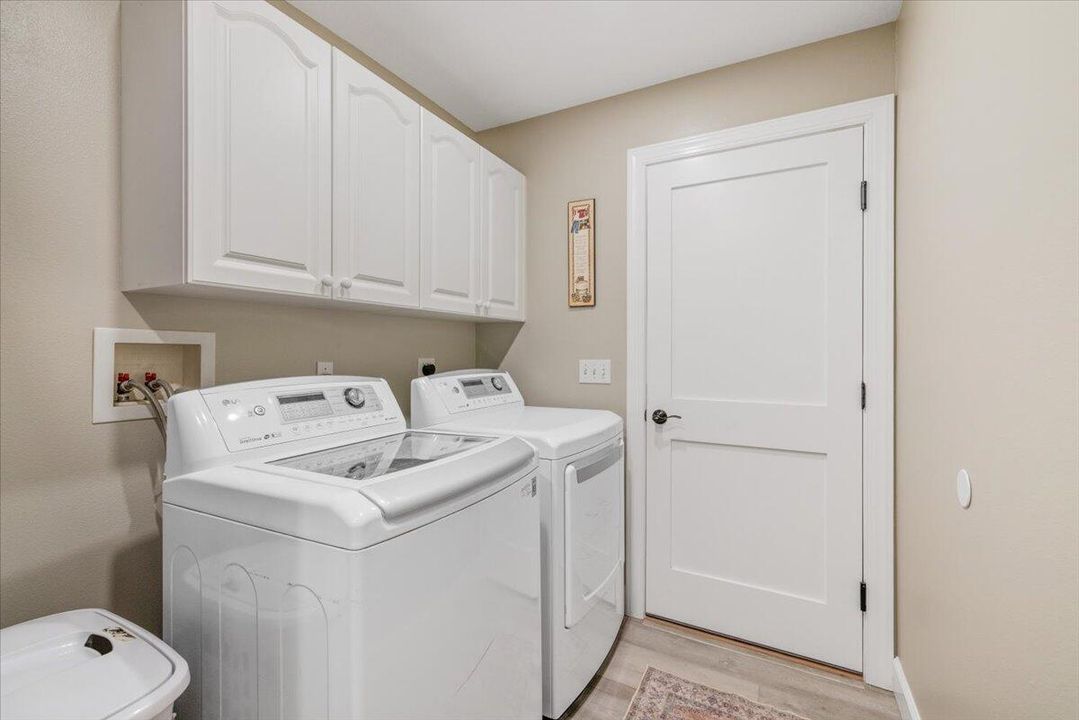 For Sale: $569,000 (3 beds, 2 baths, 2014 Square Feet)