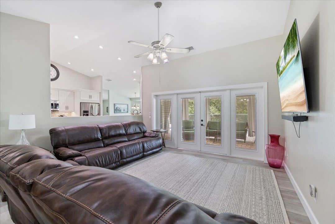 For Sale: $569,000 (3 beds, 2 baths, 2014 Square Feet)