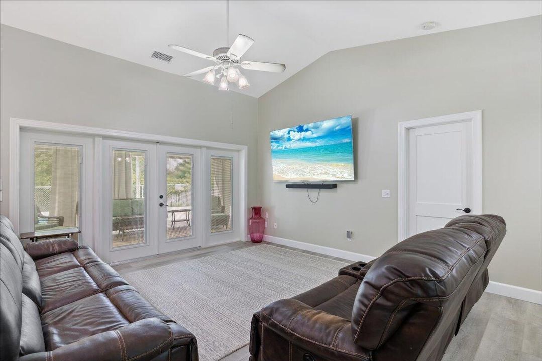 For Sale: $569,000 (3 beds, 2 baths, 2014 Square Feet)