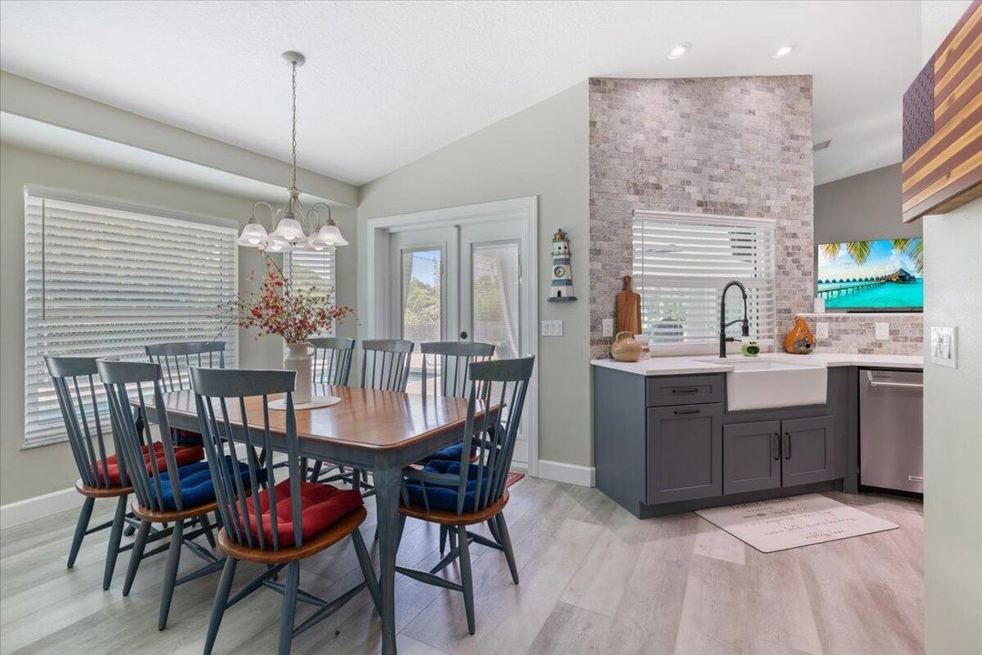 For Sale: $569,000 (3 beds, 2 baths, 2014 Square Feet)