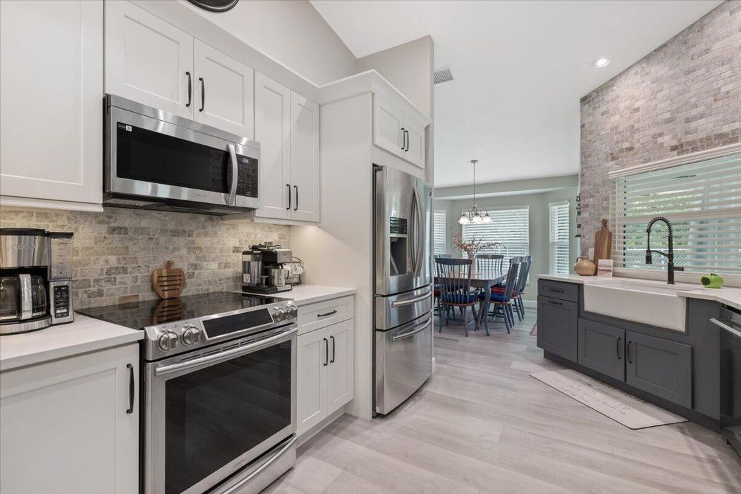 For Sale: $569,000 (3 beds, 2 baths, 2014 Square Feet)