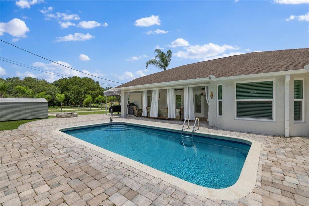 For Sale: $569,000 (3 beds, 2 baths, 2014 Square Feet)