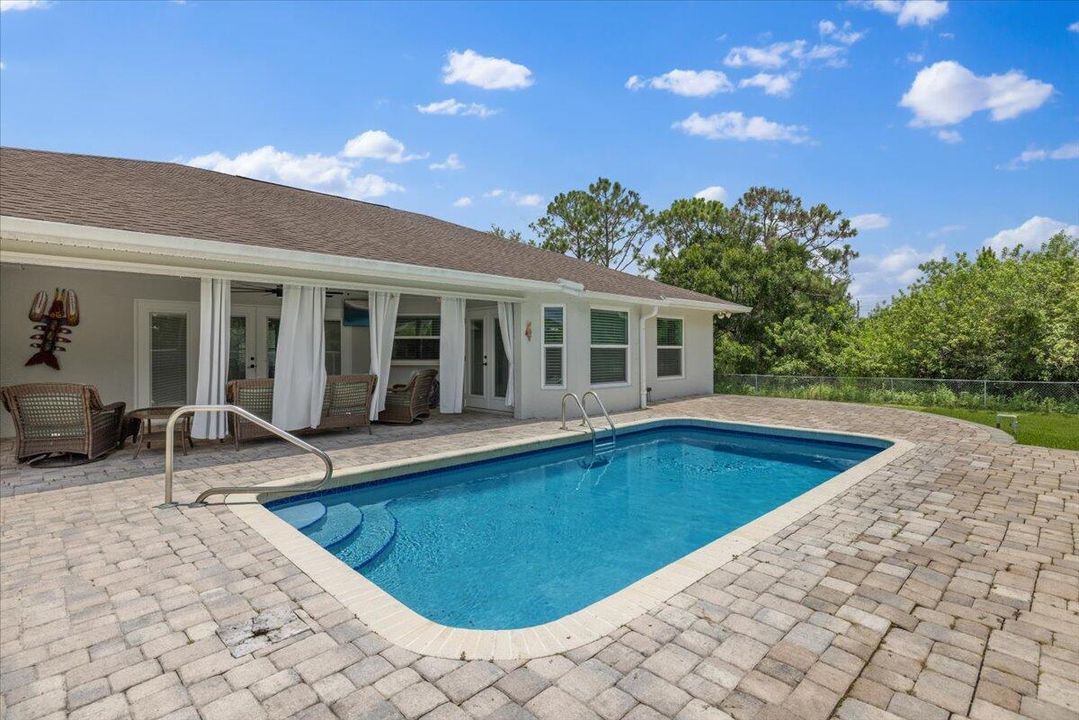 For Sale: $569,000 (3 beds, 2 baths, 2014 Square Feet)