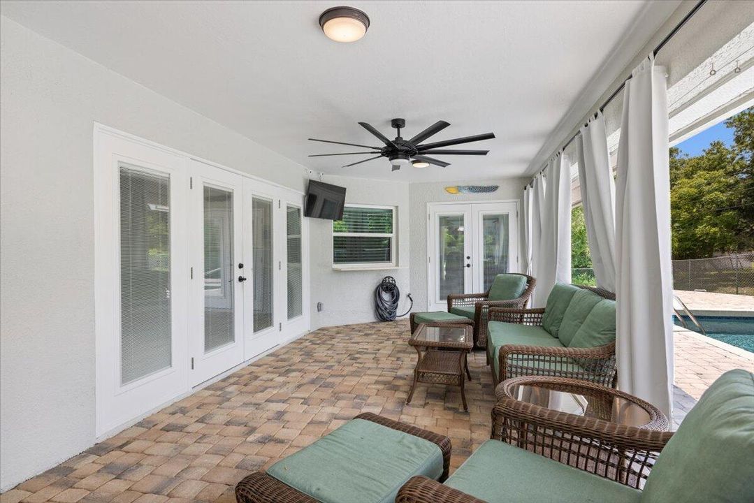 For Sale: $569,000 (3 beds, 2 baths, 2014 Square Feet)