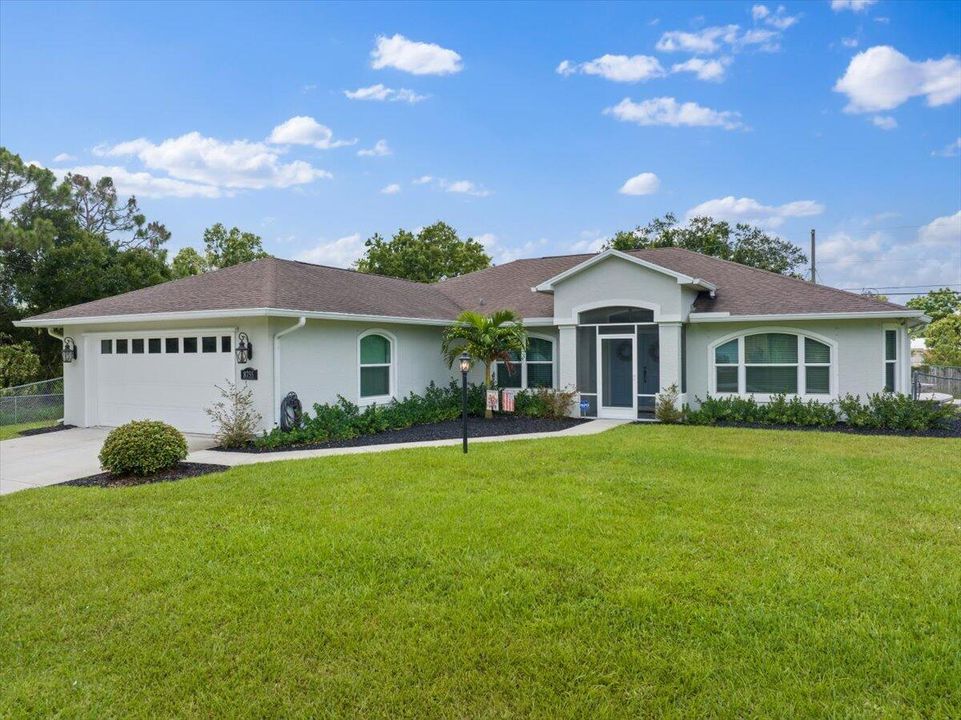 For Sale: $569,000 (3 beds, 2 baths, 2014 Square Feet)