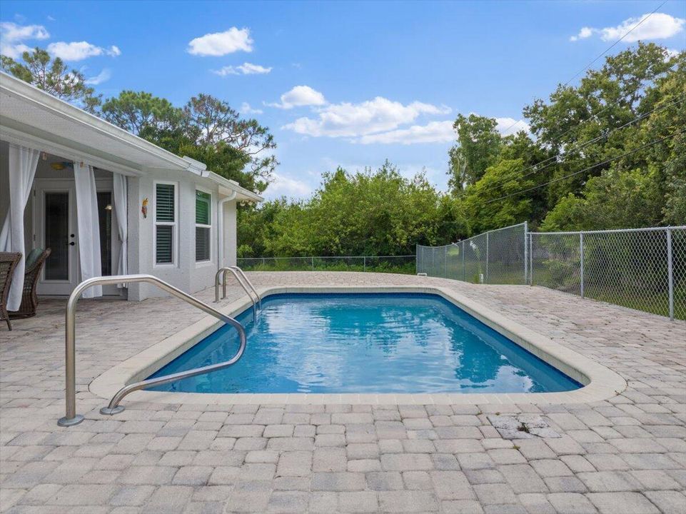 For Sale: $569,000 (3 beds, 2 baths, 2014 Square Feet)