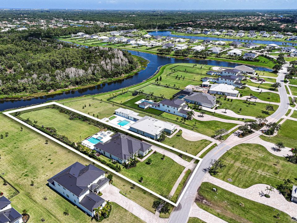 For Sale: $3,595,000 (4 beds, 3 baths, 3461 Square Feet)