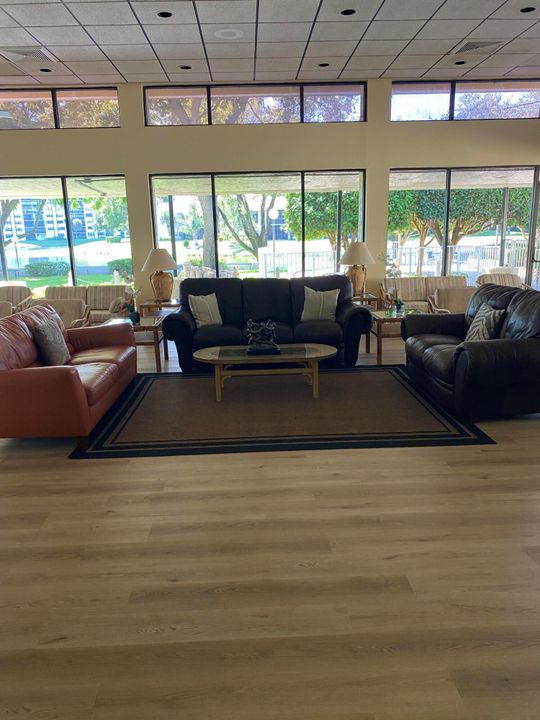 Active With Contract: $249,900 (2 beds, 2 baths, 1150 Square Feet)