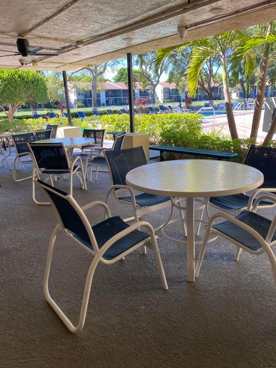 Active With Contract: $249,900 (2 beds, 2 baths, 1150 Square Feet)