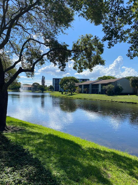 Active With Contract: $249,900 (2 beds, 2 baths, 1150 Square Feet)