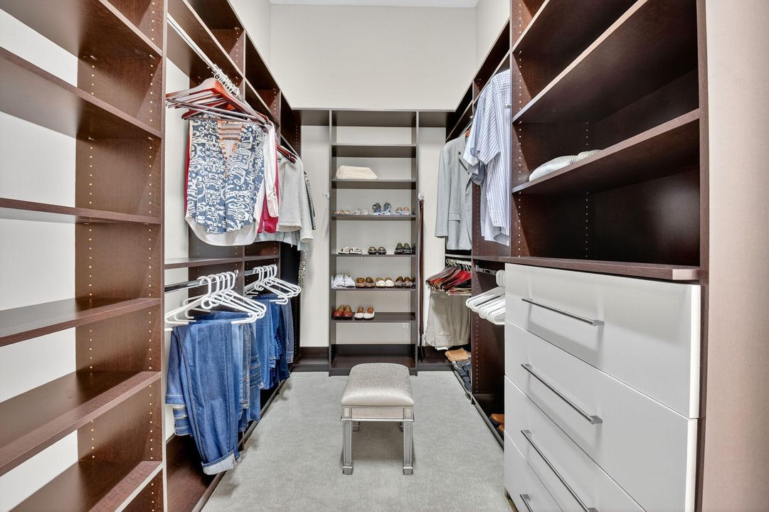 En Venta: $1,899,000 (3 camas, 3 baños, 3352 Pies cuadrados)