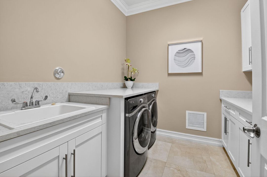 En Venta: $1,899,000 (3 camas, 3 baños, 3352 Pies cuadrados)