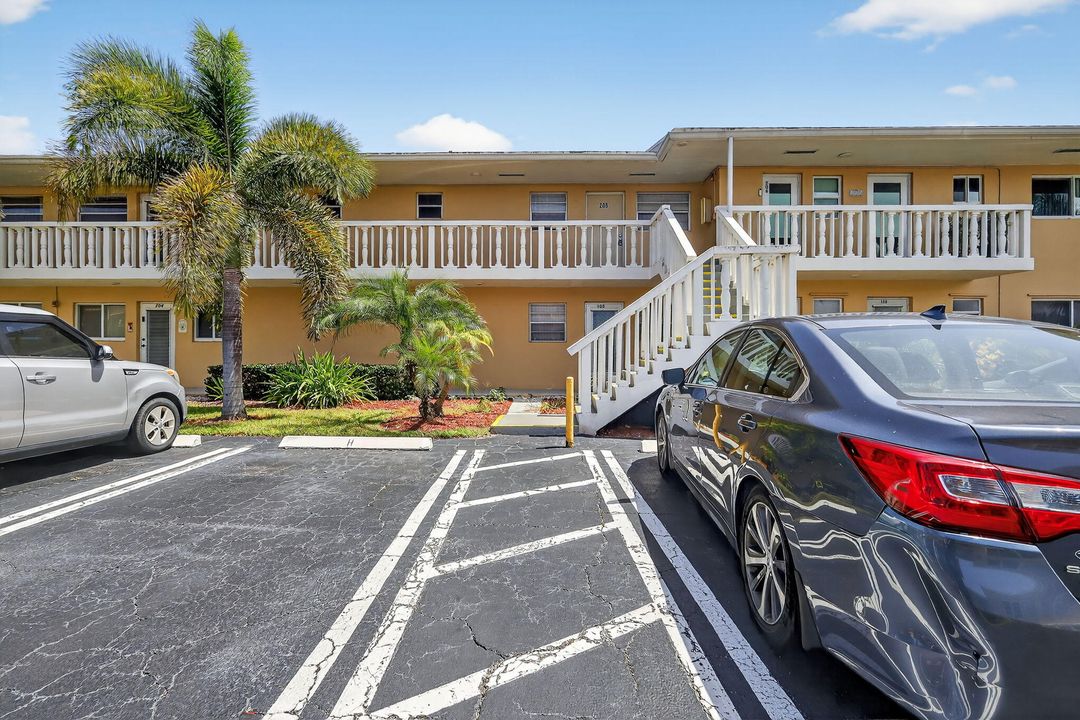 For Sale: $89,900 (1 beds, 1 baths, 624 Square Feet)