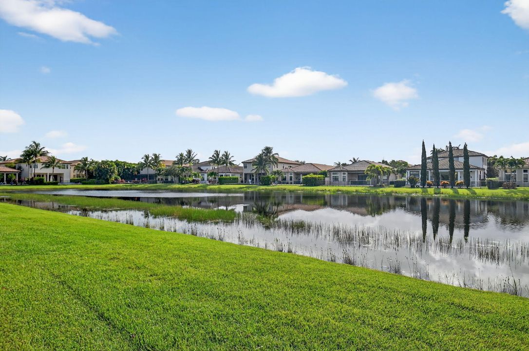 En Venta: $1,899,000 (3 camas, 3 baños, 3352 Pies cuadrados)