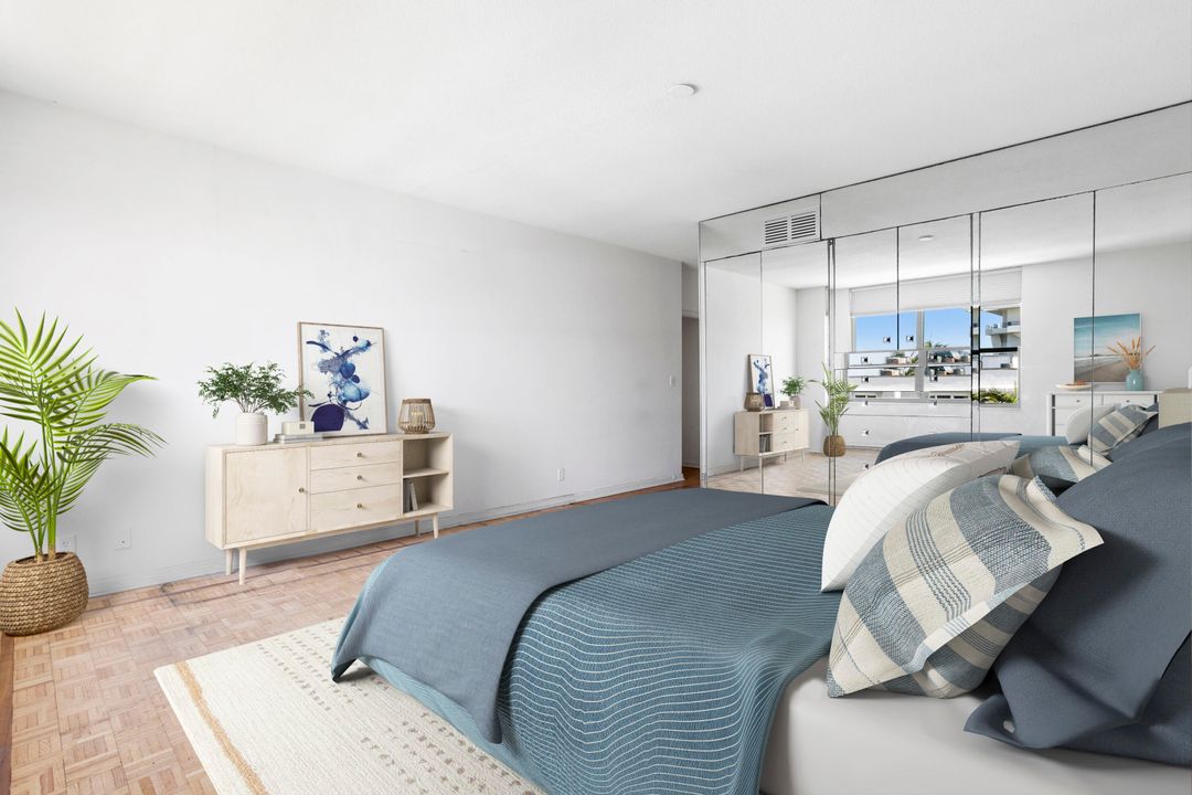 Active With Contract: $3,400,000 (2 beds, 2 baths, 2076 Square Feet)