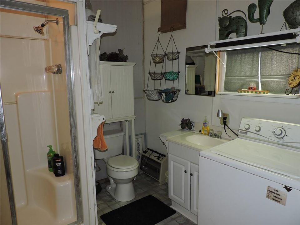 For Sale: $315,000 (2 beds, 3 baths, 839 Square Feet)