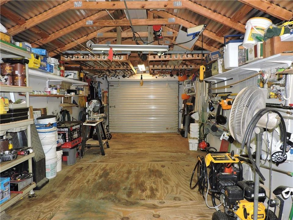 For Sale: $315,000 (2 beds, 3 baths, 839 Square Feet)