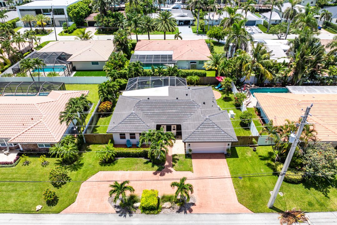 Под контрактом: $1,099,000 (2 спален, 2 ванн, 1466 Квадратных фут)