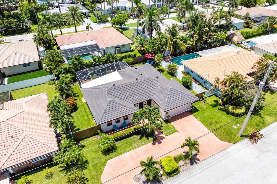 Под контрактом: $1,099,000 (2 спален, 2 ванн, 1466 Квадратных фут)