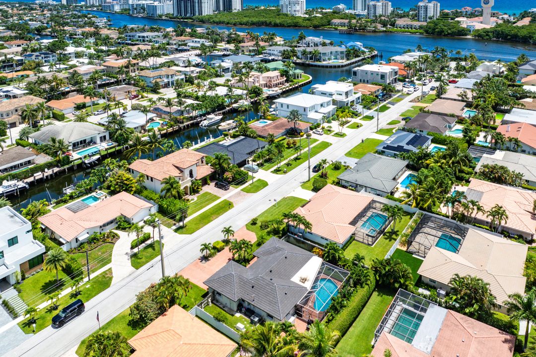 Под контрактом: $1,099,000 (2 спален, 2 ванн, 1466 Квадратных фут)