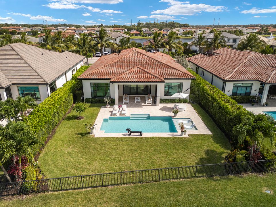 Active With Contract: $1,595,000 (4 beds, 3 baths, 3080 Square Feet)