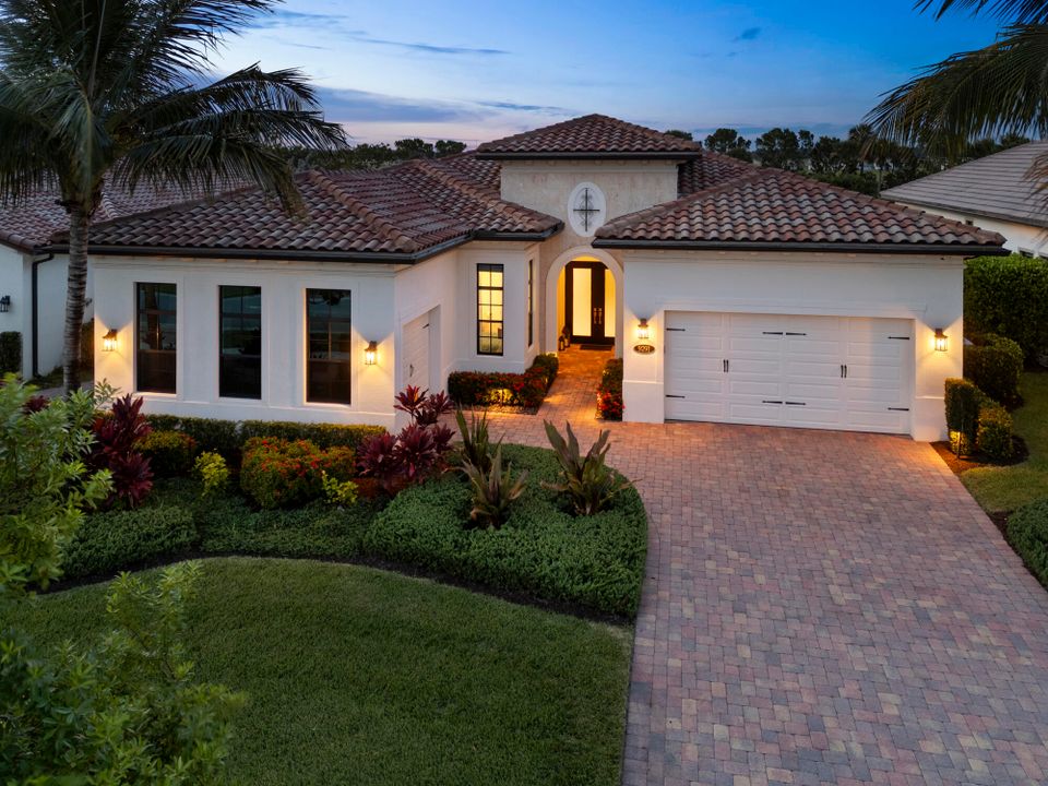 Active With Contract: $1,595,000 (4 beds, 3 baths, 3080 Square Feet)