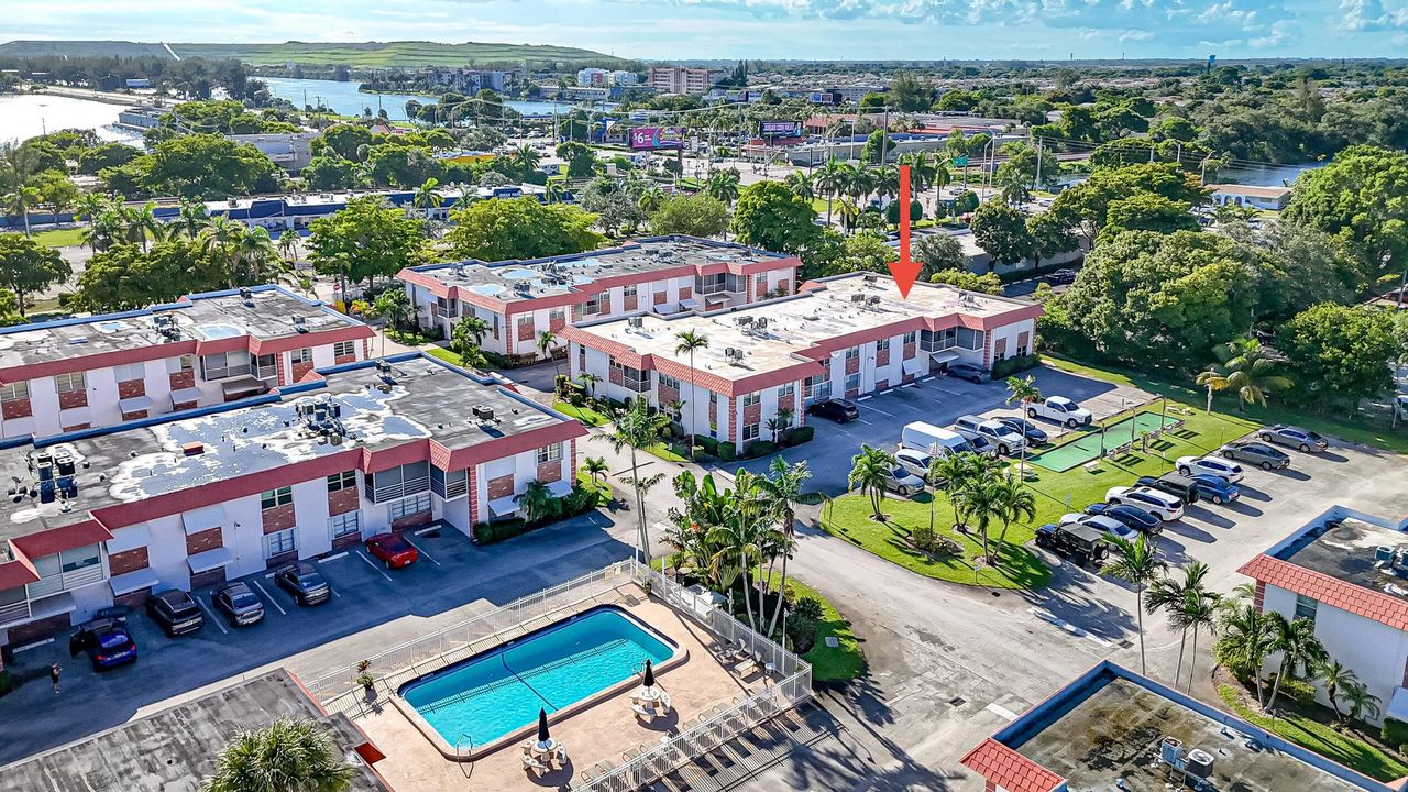 For Sale: $119,000 (2 beds, 1 baths, 860 Square Feet)