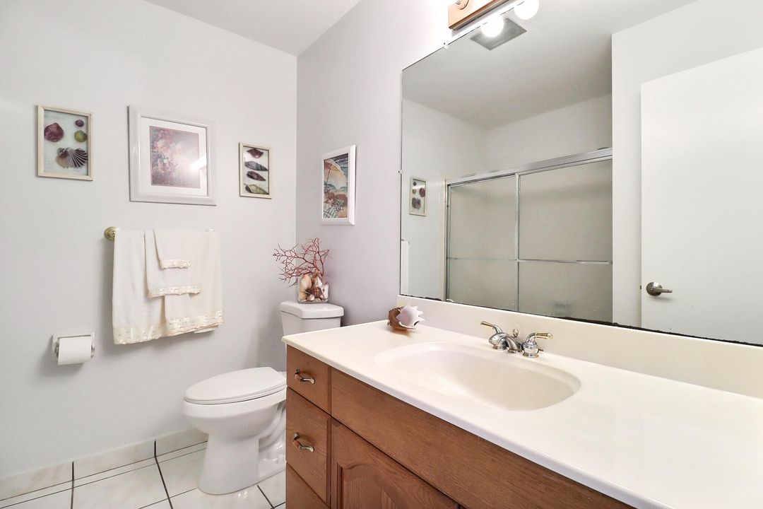 For Sale: $119,000 (2 beds, 1 baths, 860 Square Feet)