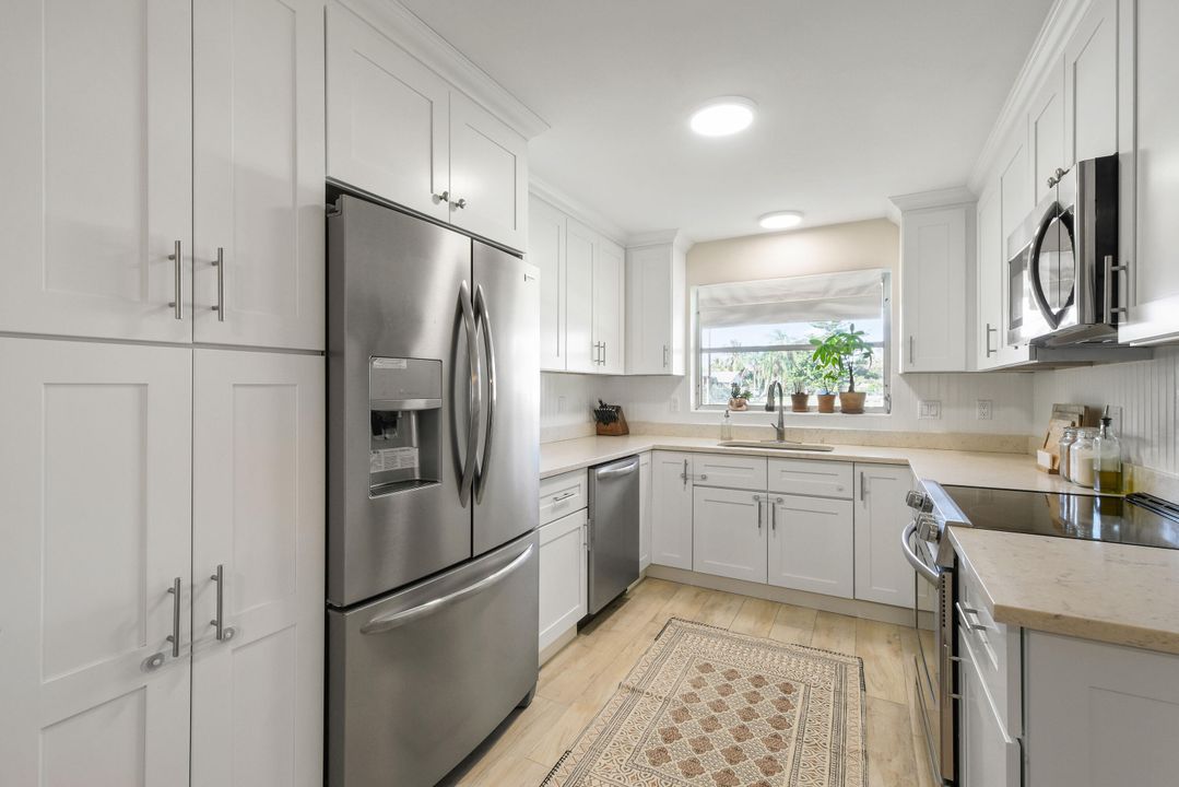 出租: $5,300 (3 贝兹, 2 浴室, 1955 平方英尺)