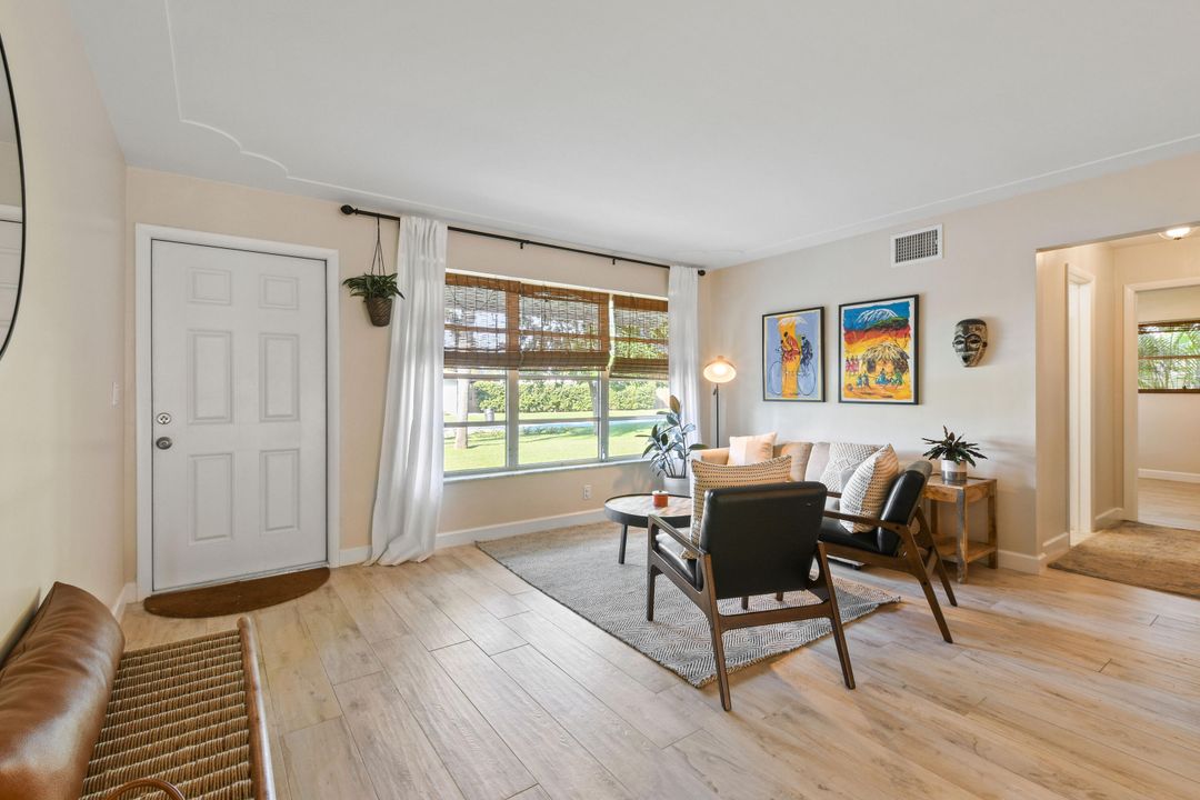 出租: $5,300 (3 贝兹, 2 浴室, 1955 平方英尺)