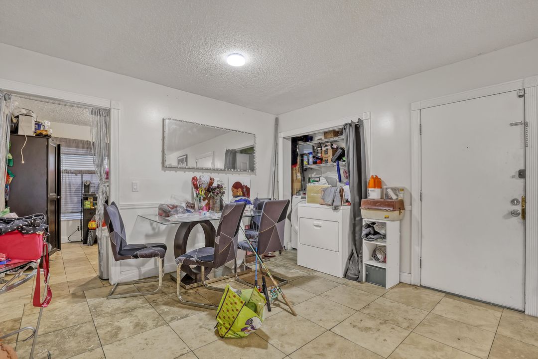 合同活跃: $170,000 (3 贝兹, 2 浴室, 1189 平方英尺)