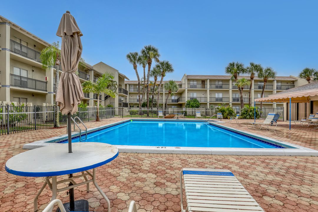 合同活跃: $170,000 (3 贝兹, 2 浴室, 1189 平方英尺)