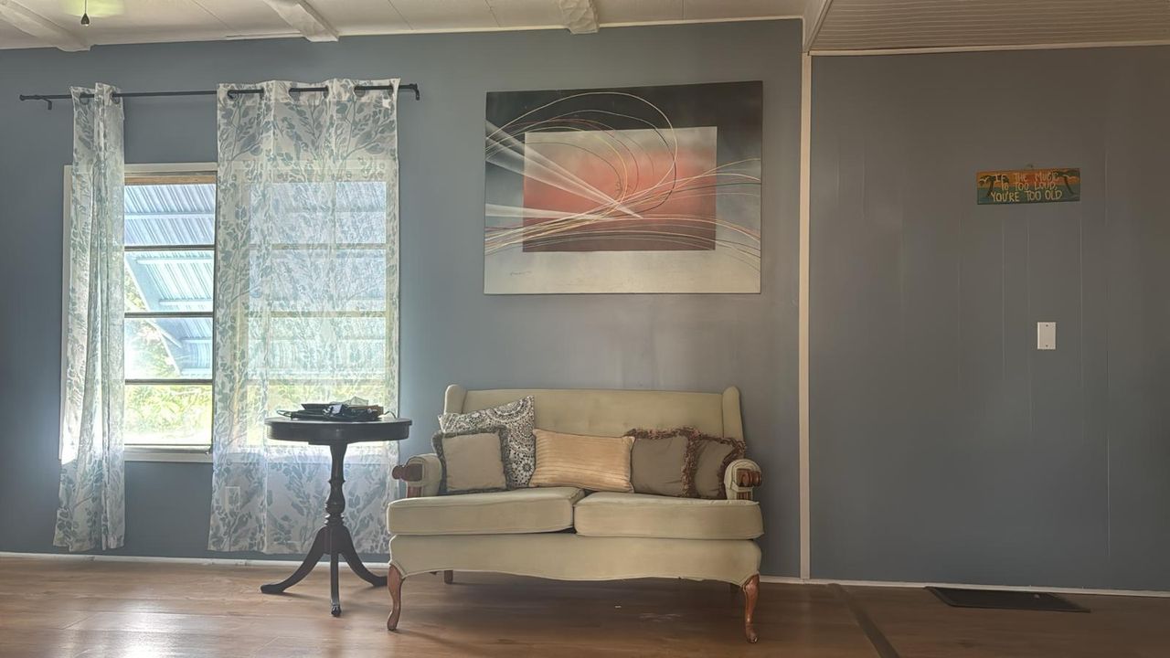 出租: $1,500 (2 贝兹, 2 浴室, 720 平方英尺)