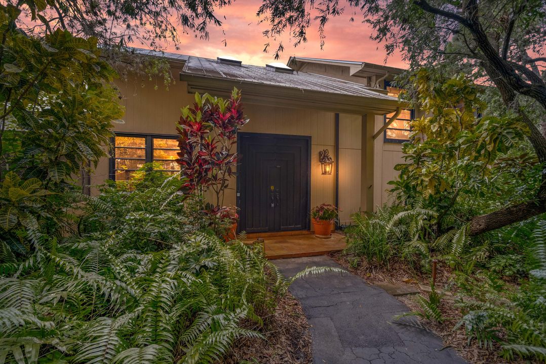 待售: $999,900 (5 贝兹, 3 浴室, 2738 平方英尺)