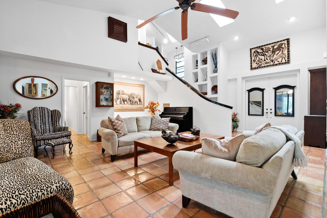 待售: $999,900 (5 贝兹, 3 浴室, 2738 平方英尺)