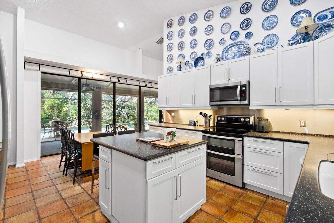 待售: $999,900 (5 贝兹, 3 浴室, 2738 平方英尺)