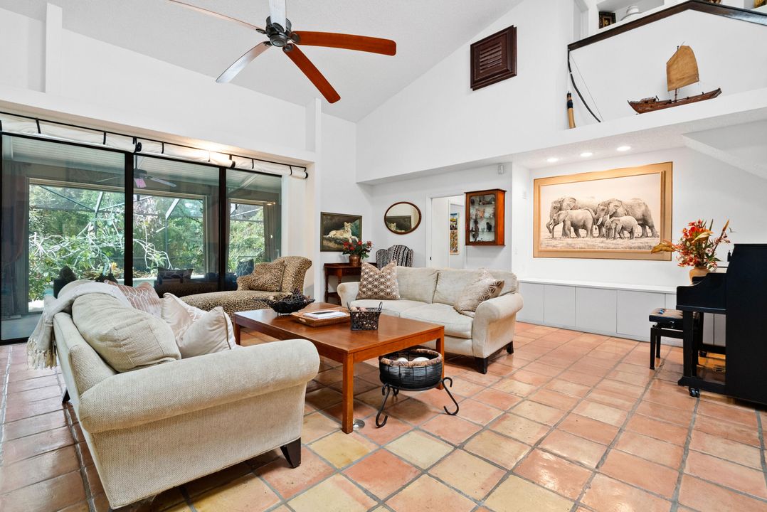 待售: $999,900 (5 贝兹, 3 浴室, 2738 平方英尺)