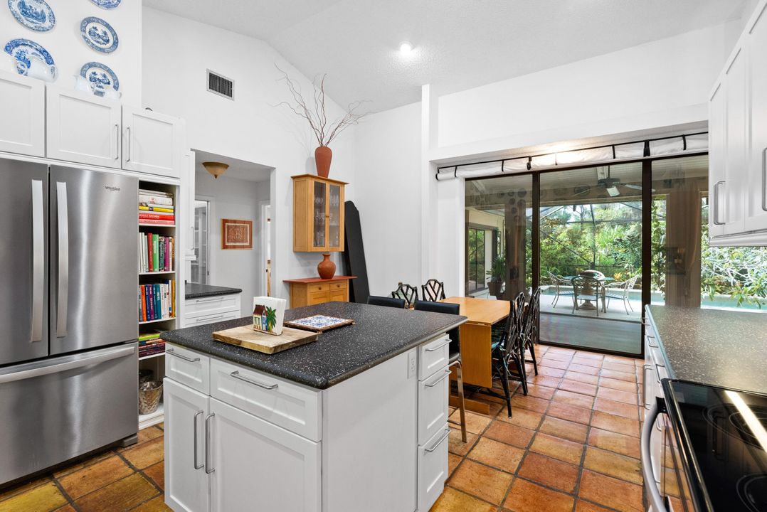 待售: $999,900 (5 贝兹, 3 浴室, 2738 平方英尺)