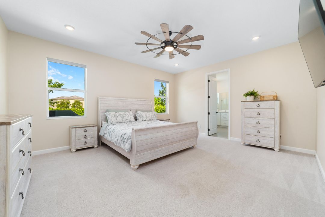 合同活跃: $875,000 (5 贝兹, 3 浴室, 3332 平方英尺)