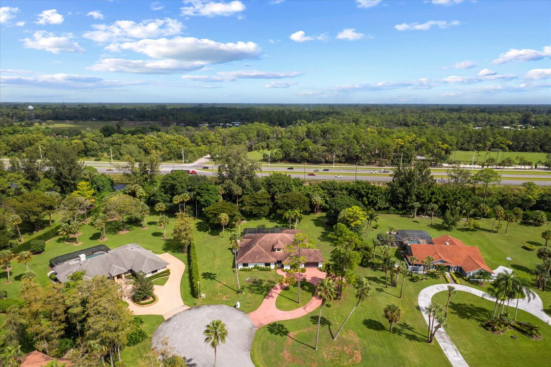 Под контрактом: $1,900,000 (6 спален, 6 ванн, 4292 Квадратных фут)