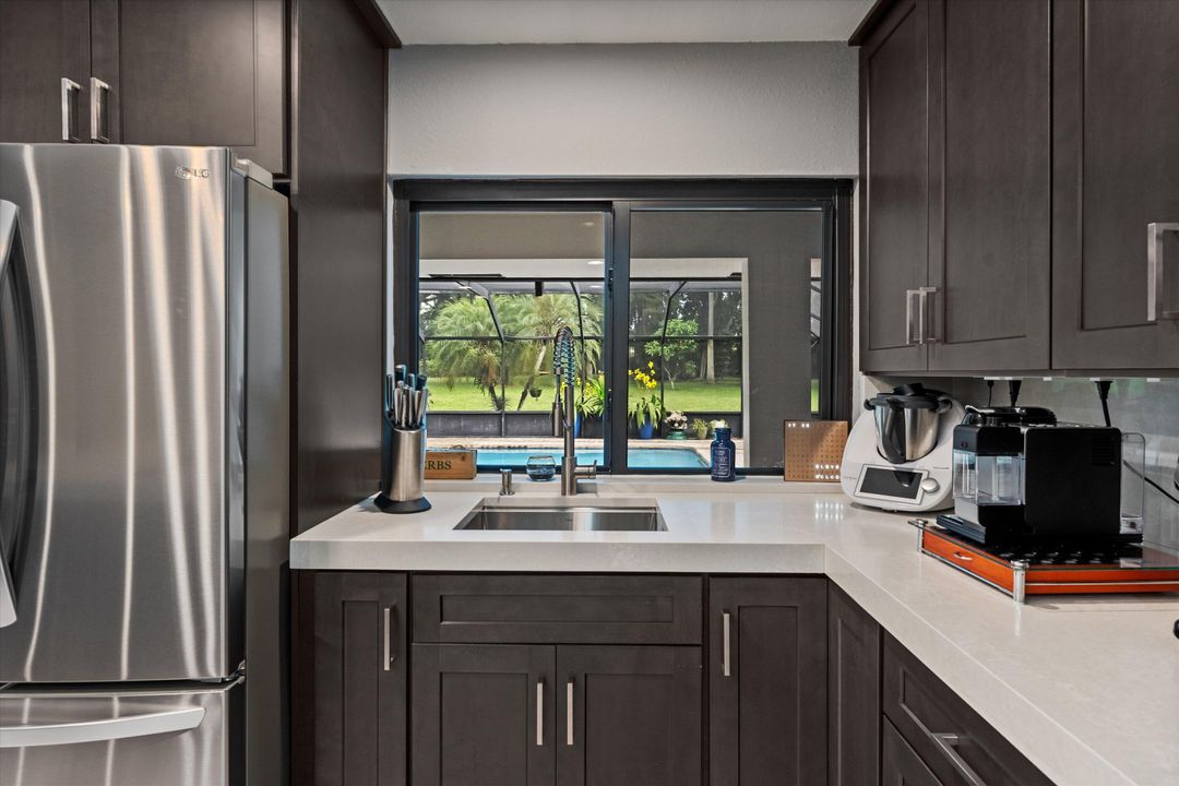 Под контрактом: $1,900,000 (6 спален, 6 ванн, 4292 Квадратных фут)