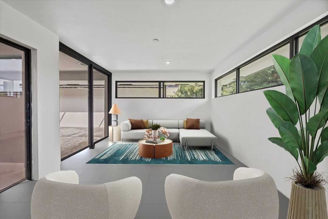 Под контрактом: $1,900,000 (6 спален, 6 ванн, 4292 Квадратных фут)