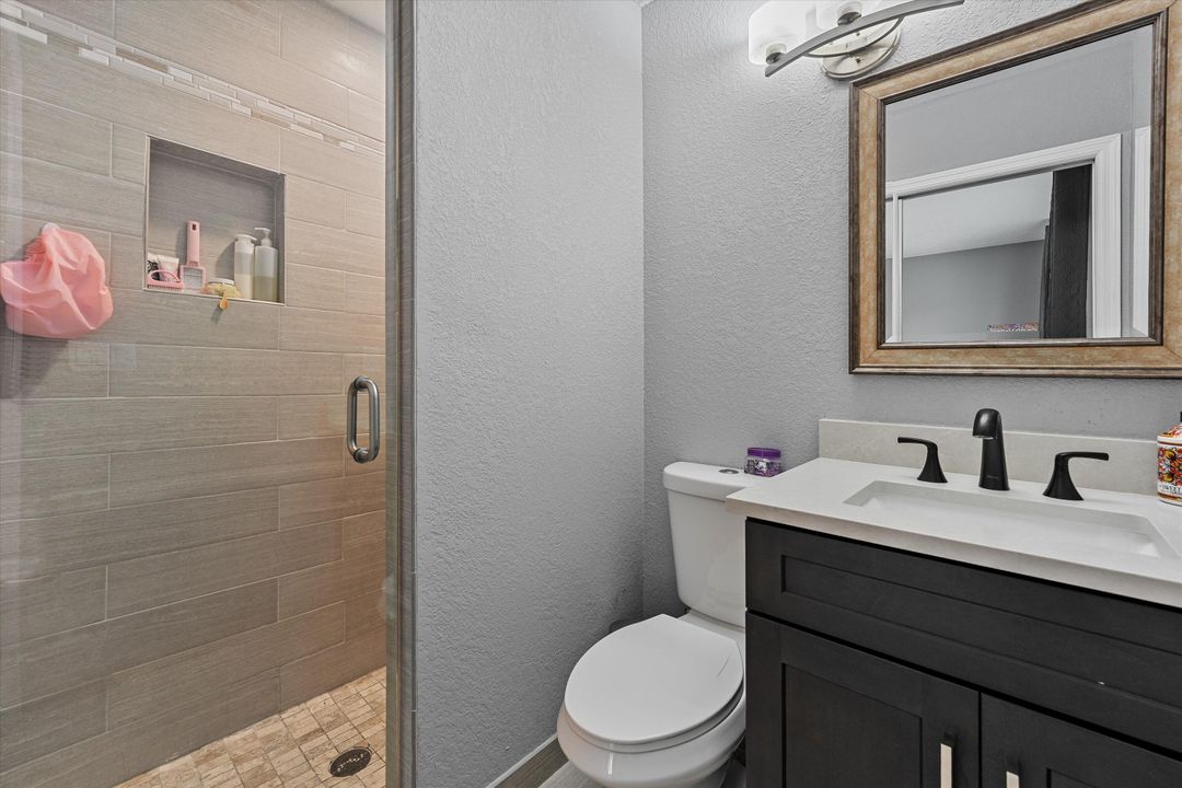 Под контрактом: $1,900,000 (6 спален, 6 ванн, 4292 Квадратных фут)