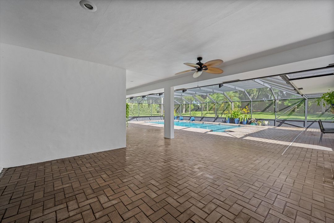 Под контрактом: $1,900,000 (6 спален, 6 ванн, 4292 Квадратных фут)