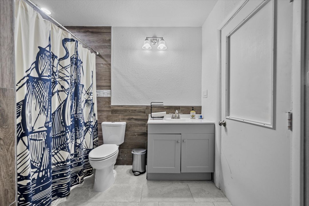 Под контрактом: $1,900,000 (6 спален, 6 ванн, 4292 Квадратных фут)