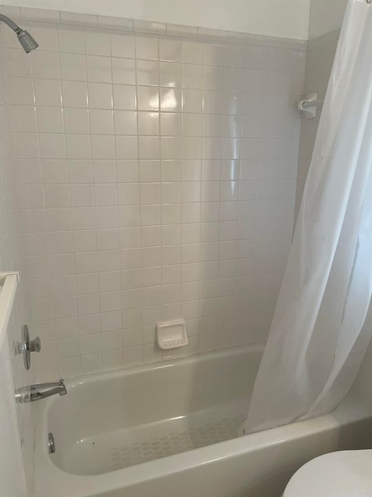 Под контрактом: $2,300 (3 спален, 2 ванн, 1601 Квадратных фут)