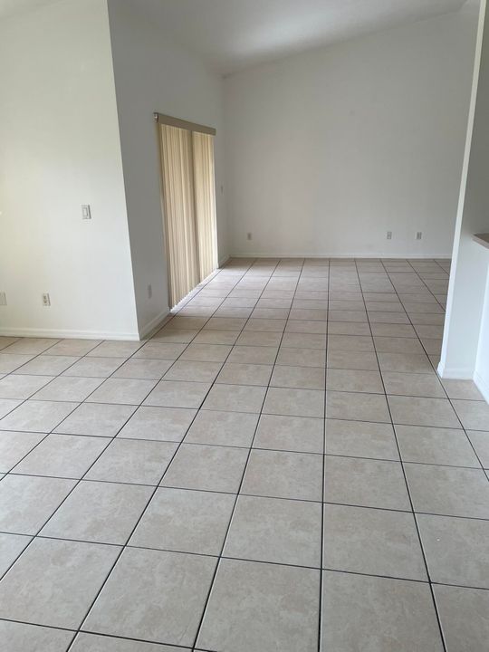 Под контрактом: $2,300 (3 спален, 2 ванн, 1601 Квадратных фут)