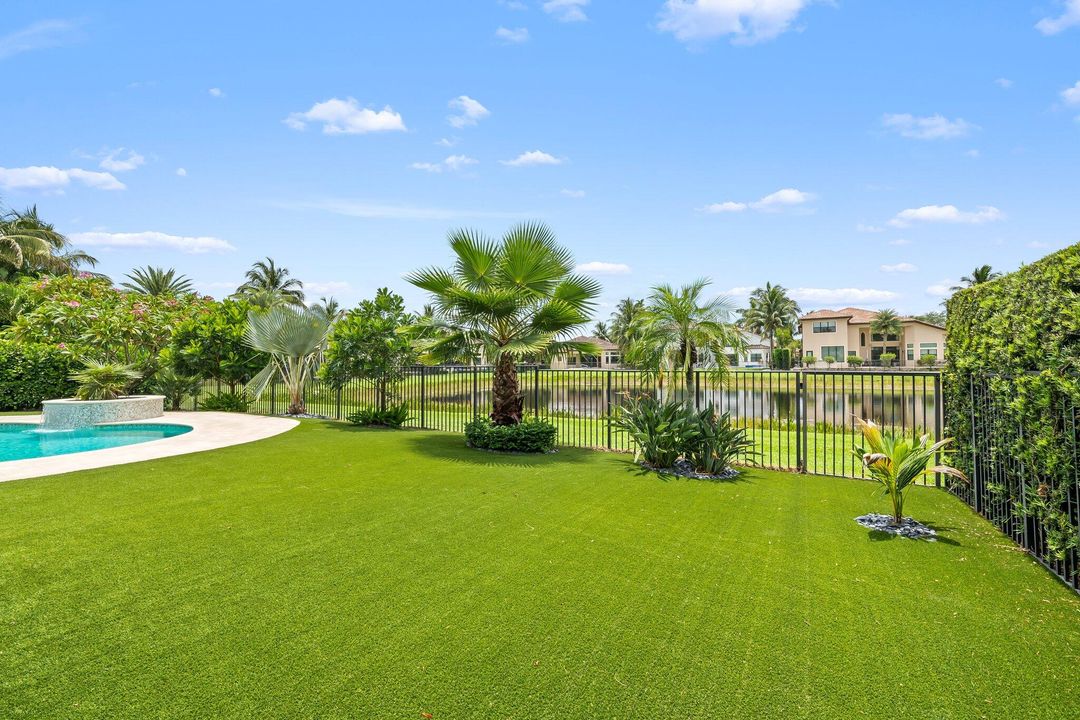 合同活跃: $1,995,000 (3 贝兹, 3 浴室, 3352 平方英尺)